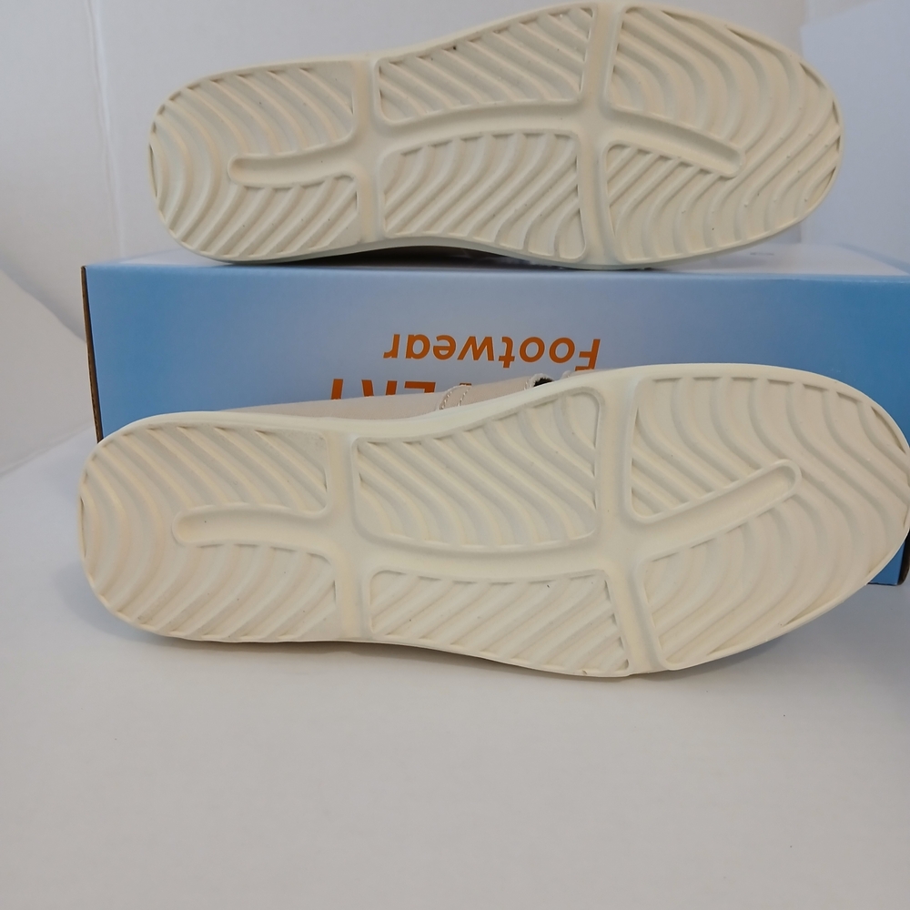 Recoverey Footwear Casual Slip-On Canvas Shoes - Beige Weightless $28 - Picture 8 of 9